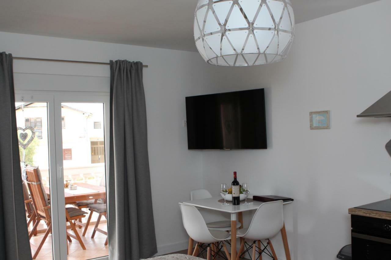 Apartments Mirela Vodice Exterior photo