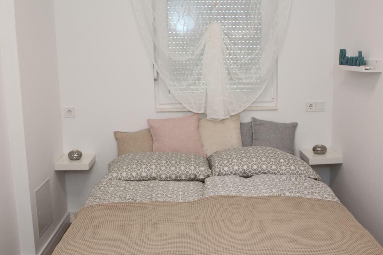 Apartments Mirela Vodice Exterior photo
